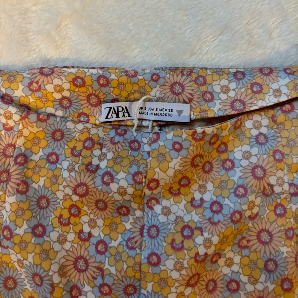 Zara Floral Satin Flare Pants 🌷